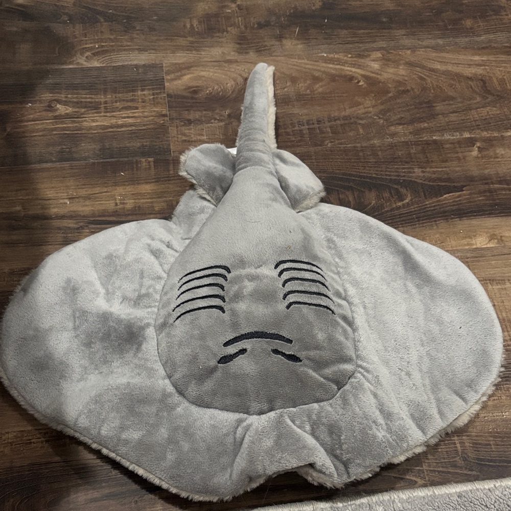 Plush Gray Manta sting Ray plush - Picture 2 of 2